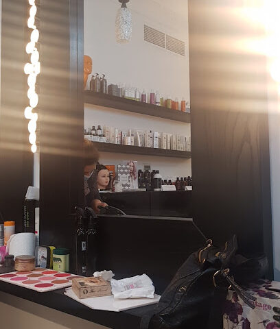 مركز برستيج حريم للتجميل - أبو ظبي - +971 3 722 7466