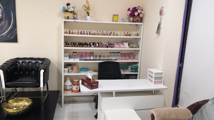مركز روح الغلا النسائي (صالون تجميل) - أبو ظبي - +971 55 486 8978