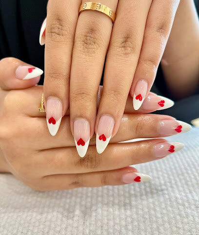 جلوس اب بيوتي لاونج - أبو ظبي - +971 3 753 0044