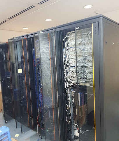 اليامين للكمبيوتر ش - أبو ظبي - +971 55 890 2526