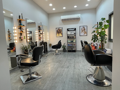 صالون تيبس اند ليبس للتجميل - أبو ظبي - +971 55 966 3222