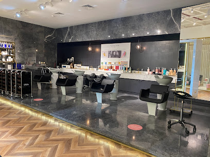 صالون تجميل بالفرشاة وأحمر الخدود - أبو ظبي - +971 3 722 2353