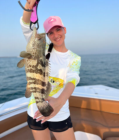 نادي الكابتن - الحمرا مارينا - أبو ظبي -