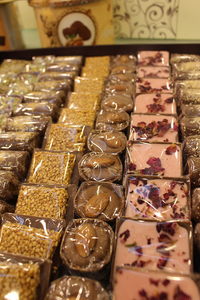 شوكولاتة LUGANO - United Arab Emirates|Al Hisn - W4 - Abu Dhabi|6 شارع المِحَيْبِس