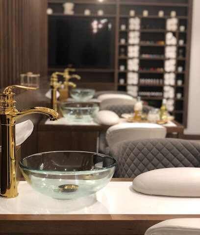 قاعدة الجمال والسبا - أبو ظبي - +971 3 755 0055