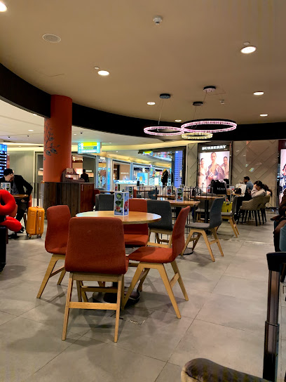 كوستا كوفي - PI ADIA - United Arab Emirates|Abu Dhabi|Premier Inn Abu Dhabi International Airport Hotel