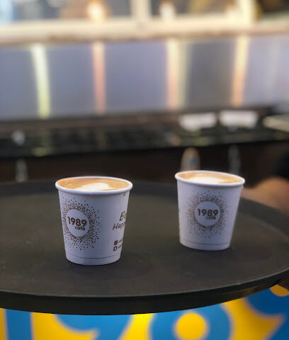 1989 مقهى متخصص في القهوة - أبو ظبي - +971 56 596 8399